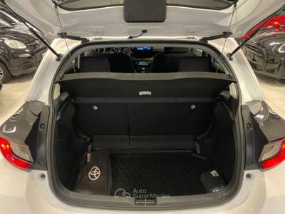 Toyota Yaris 1.5 Hybrid 115CV 5 porte Active Bianco usata Arsago Seprio