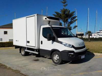 Iveco Daily 35C13V 2.3 Ruote Gemellate Furgone Refrigerato Bianco usata Gallipoli