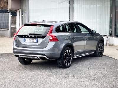 Volvo V60 Cross Country 2.0 Diesel 150CV Auto E6 - 2016 Grigio usata Roma