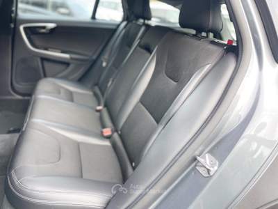 Volvo V60 Cross Country 2.0 Diesel 150CV Auto E6 - 2016 Grigio usata Roma