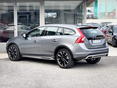 Volvo V60 Cross Country 2.0 Diesel 150CV Auto E6 - 2016 Grigio usata Roma