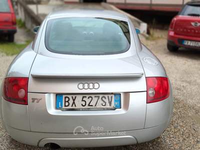 Audi TT 1.8 T 180CV Argento usata SAN MARTINO SICCOMARIO
