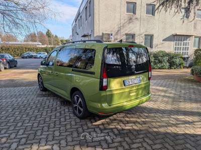 Volkswagen Caddy 2.0 Tdi Scr 122 Cv Maxi Life Dsg 7Pt. Verde usata Cairate