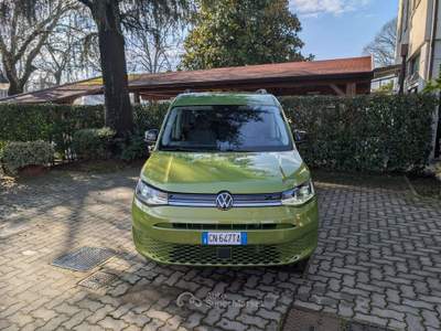 Volkswagen Caddy 2.0 Tdi Scr 122 Cv Maxi Life Dsg 7Pt. Verde usata Cairate