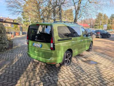 Volkswagen Caddy 2.0 Tdi Scr 122 Cv Maxi Life Dsg 7Pt. Verde usata Cairate