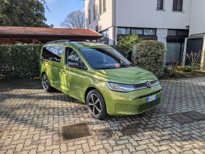 Volkswagen Caddy 2.0 Tdi Scr 122 Cv Maxi Life Dsg 7Pt. Verde usata Cairate