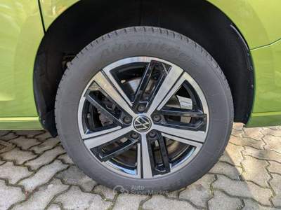 Volkswagen Caddy 2.0 Tdi Scr 122 Cv Maxi Life Dsg 7Pt. Verde usata Cairate