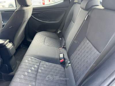 Toyota Yaris 1.5h active Bianco usata Fisciano