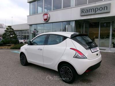Lancia Ypsilon Ypsilon 1.0 FireFly 5 porte S&S Hybrid Gold Plus Bianco usata SAN DONA' DI PIAVE
