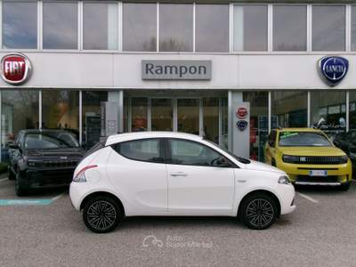 Lancia Ypsilon Ypsilon 1.0 FireFly 5 porte S&S Hybrid Gold Plus Bianco usata SAN DONA' DI PIAVE