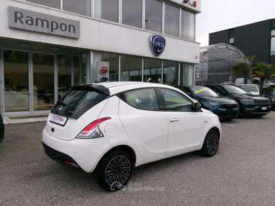 Lancia Ypsilon Ypsilon 1.0 FireFly 5 porte S&S Hybrid Gold Plus Bianco usata SAN DONA' DI PIAVE