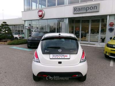 Lancia Ypsilon Ypsilon 1.0 FireFly 5 porte S&S Hybrid Gold Plus Bianco usata SAN DONA' DI PIAVE