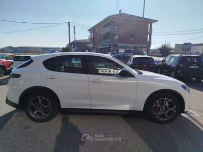 Alfa Romeo Stelvio Stelvio 2.2 Turbodiesel 160 CV AT8 RWD Competizione Bianco usata Cherasco