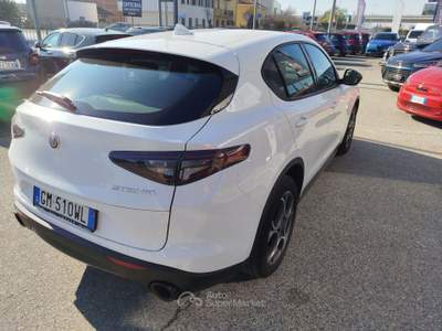 Alfa Romeo Stelvio Stelvio 2.2 Turbodiesel 160 CV AT8 RWD Competizione Bianco usata Cherasco