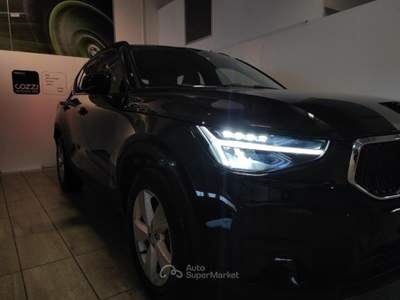 Volvo XC40  - xc40 t2 automatico essential Nero usata LEGNANO