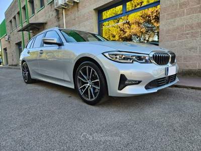 BMW Serie 3 320d D TOURING XDRIVE 190CV TETTO PANORAMICO CERCHI 18" Argento usata Venezia