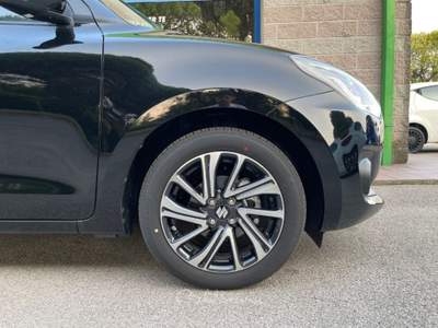 Suzuki Swift 1.2 83CV CVT AUTOMATICA HYBRID TOP KM-0 NAVIGATORE Nero usata Venezia