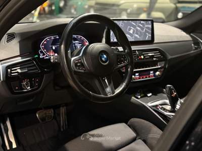 BMW Serie 5 520d d 48V xDrive Touring Msport Nero usata Bologna