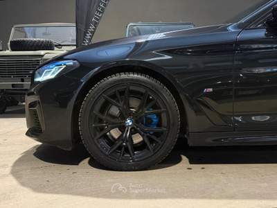 BMW Serie 5 520d d 48V xDrive Touring Msport Nero usata Bologna
