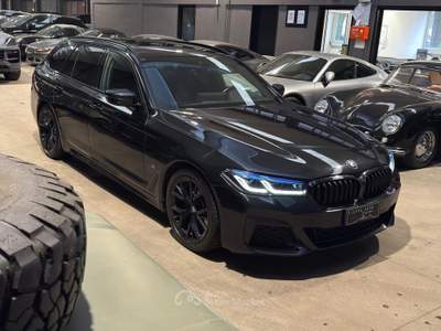 BMW Serie 5 520d d 48V xDrive Touring Msport Nero usata Bologna