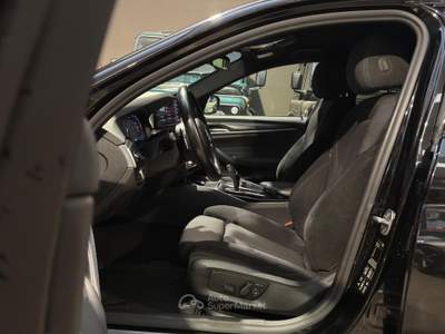 BMW Serie 5 520d d 48V xDrive Touring Msport Nero usata Bologna