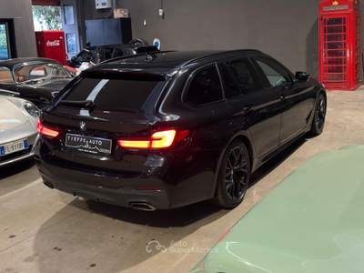 BMW Serie 5 520d d 48V xDrive Touring Msport Nero usata Bologna