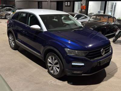 Volkswagen T-Roc 1.6 TDI SCR Style BlueMotion Technology Blu/Azzurro usata Bologna