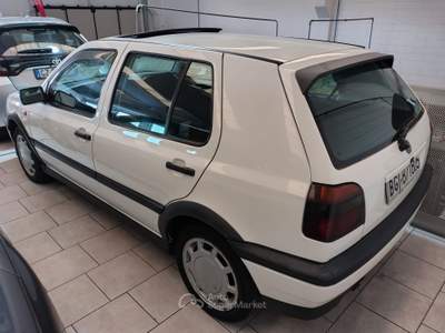 Volkswagen Golf 3°serie 8v 5 porte T.A. ISCRITTA ASI Bianco usata BOLTIERE