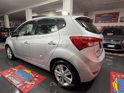 Hyundai ix20 1.4 CRDI 90cv Comfort -2013 Grigio usata Giugliano in Campania