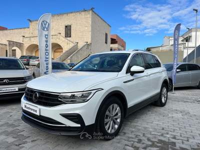 Volkswagen Tiguan SCR DSG Life Bianco usata Monopoli