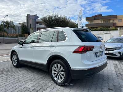 Volkswagen Tiguan SCR DSG Life Bianco usata Monopoli