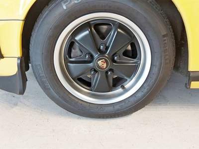 Porsche 911 Carrera 3.0 Targa Giallo usata San Giuliano Milanese