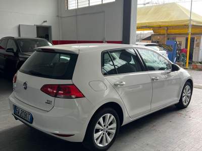Volkswagen Golf DSG 5p. Highline BlueMotio usata Castelfranco Emilia