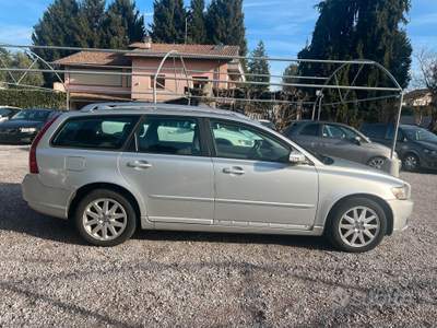 Volvo V50 D cat Kinetic usata Bulgarograsso