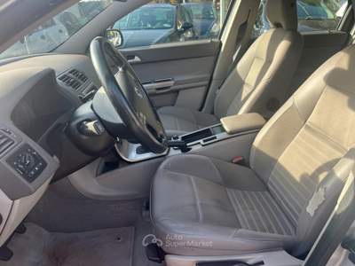 Volvo V50 D cat Kinetic usata Bulgarograsso