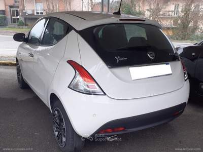 Lancia Ypsilon Ypsilon 1.0 FireFly 5pS&S HYBRID Bianco usata Stradella