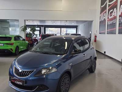 Lancia Ypsilon Adatta neo patentati Blu/Azzurro usata Cattolica