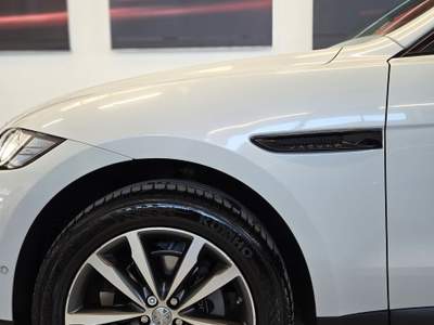 Jaguar F-Pace Versione Portfolio Bianco usata Cattolica