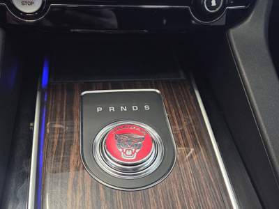 Jaguar F-Pace Versione Portfolio Bianco usata Cattolica