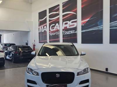 Jaguar F-Pace Versione Portfolio Bianco usata Cattolica