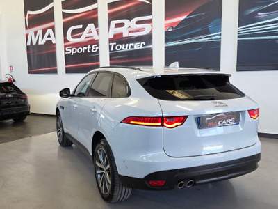 Jaguar F-Pace Versione Portfolio Bianco usata Cattolica