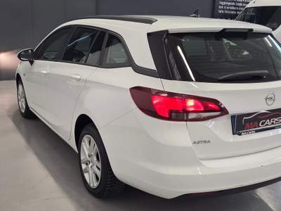 Opel Astra Perfetta in tutto Bianco usata Cattolica