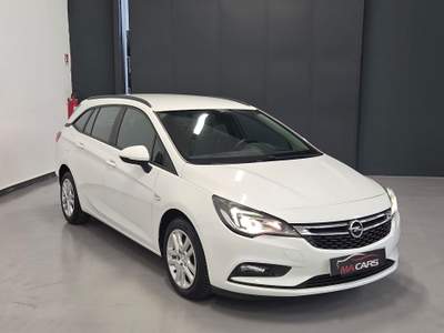 Opel Astra Perfetta in tutto Bianco usata Cattolica