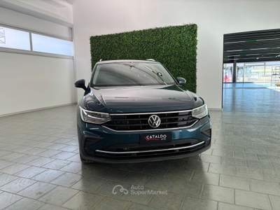 Volkswagen Tiguan NEOPATENTATI Blu/Azzurro usata Occhiobello