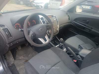 Kia Cee'd Ceed cee'd 1.4 90CV 5p. LX neo patentato usata Livorno