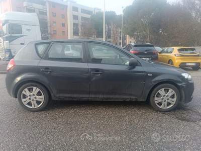 Kia Cee'd Ceed cee'd 1.4 90CV 5p. LX neo patentato usata Livorno