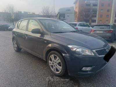 Kia Cee'd Ceed cee'd 1.4 90CV 5p. LX neo patentato usata Livorno