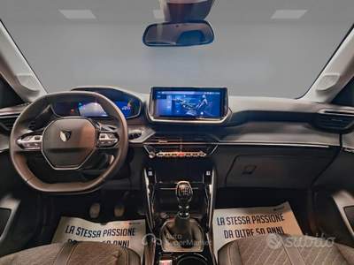 Peugeot 208 1.2 BENZINA 100 CV -ALLURE- usata MONTE SAN GIUSTO