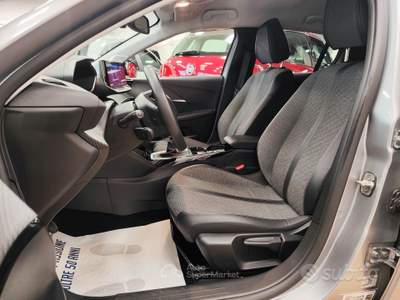 Peugeot 208 1.2 BENZINA 100 CV -ALLURE- usata MONTE SAN GIUSTO