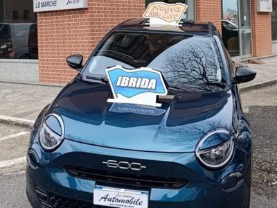 Fiat 600 Hybrid 110 CV DCT MHEV POP+PACK COMFORT Blu/Azzurro usata Santo Stefano Belbo